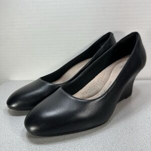 Clarks Women's 10 M Olivette Cultured Pearl Wedge Heel Pumps Black Leather NEW